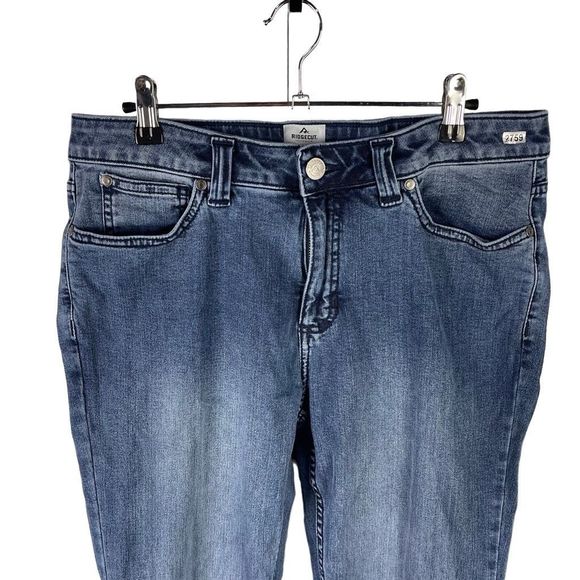 Blue Boot Cut Jeans with Classic Styling - Picture 3 of 6